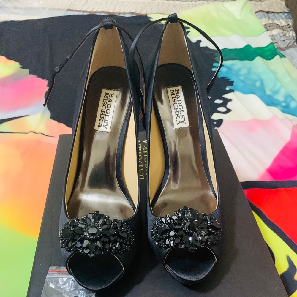 Badgley Mischka Black Satin Pumps